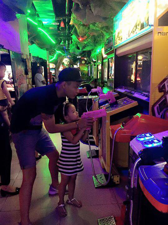 Tình duyên lận đận trong Hoa hồng trên ngực trái nhưng ngoài đời Bảo tuần lộc” có gia đình cực hạnh phúc, lại dạy con siêu khéo như này-6