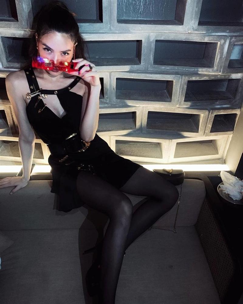 Mỹ nhân Việt đăng ảnh mặc gợi cảm ngày đầu năm 2020-4