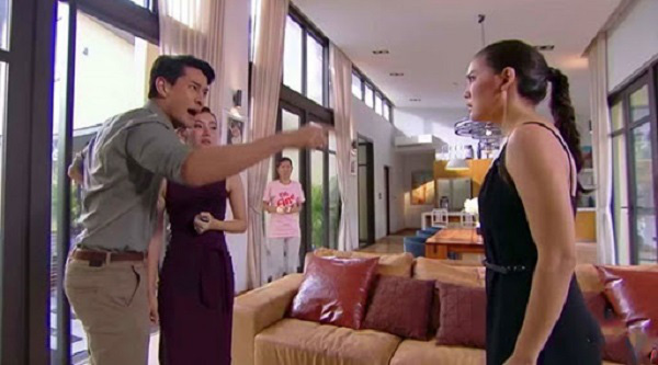 Ngày gặp lại, chồng tái mặt nhận 100 triệu từ vợ cũ kèm câu nói: Tôi từ thiện cho người ngoài còn được thì việc cứu bố của con trai tôi cũng là việc nên làm-1