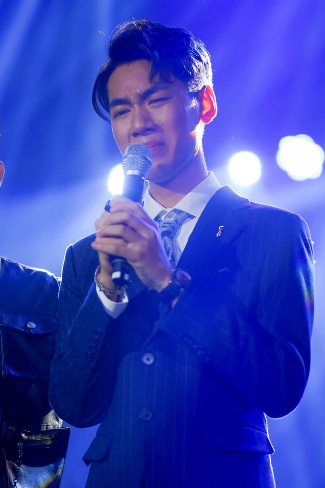 Chịu nhiều áp lực thị phi trong chuyện mẹ nuôi và Jack, K-ICM rơi vào trạng thái trầm cảm?-2