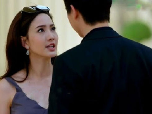 Đưa con đi chơi thì thấy bóng dáng chồng vũ phu trong bộ dạng nhếch nhác, vợ chết lặng với câu gọi bố của con và màn tự thú sau đó-3