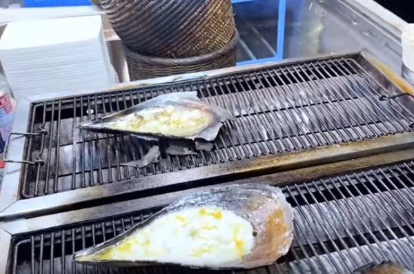 Trấn Thành: Bình thường mê Hari Won, có món này thì vợ cũng ấm ức lép vế-2