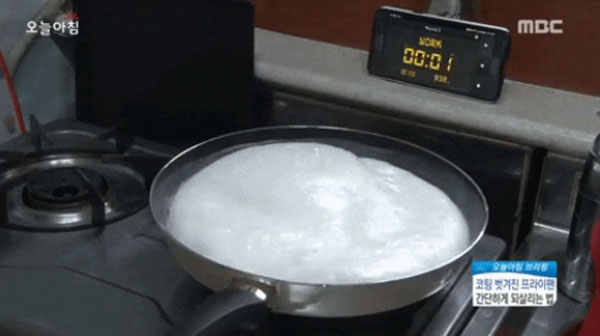 Sữa tươi - chân ái giúp phục hồi độ chống dính cho chảo như lúc mới mua về-2