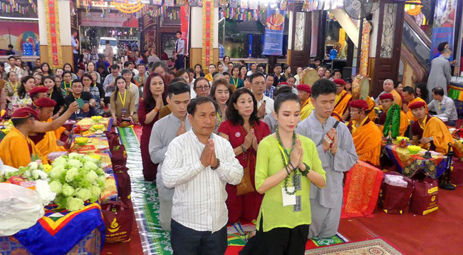 Từ cô nàng thị phi, Angela Phương Trinh bất ngờ tuyên bố ăn chay trọn đời sau thời gian dài ở ẩn-5