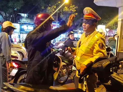 Đại biểu Quốc hội lên tiếng về việc ăn vài quả vải và uống siro cũng có thể bị phạt lỗi nồng độ cồn-2