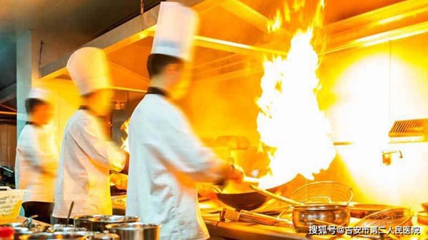 4 việc trong khi nấu nướng có thể làm tăng nguy cơ ung thư nhưng nhiều người vẫn làm-2