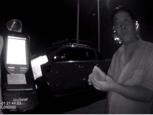 Người đi xe đạp bối rối vì bị kiểm tra nồng độ cồn, người đi xe máy uống 2 lon bia bị phạt 4,5 triệu: Xe tôi mua 5 triệu, chắc bỏ luôn-13