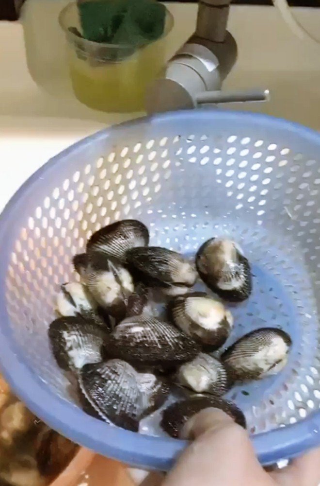 Đối xử tốt với người giúp việc, Ngọc Trinh được bồi dưỡng toàn món ngon, bổ-3