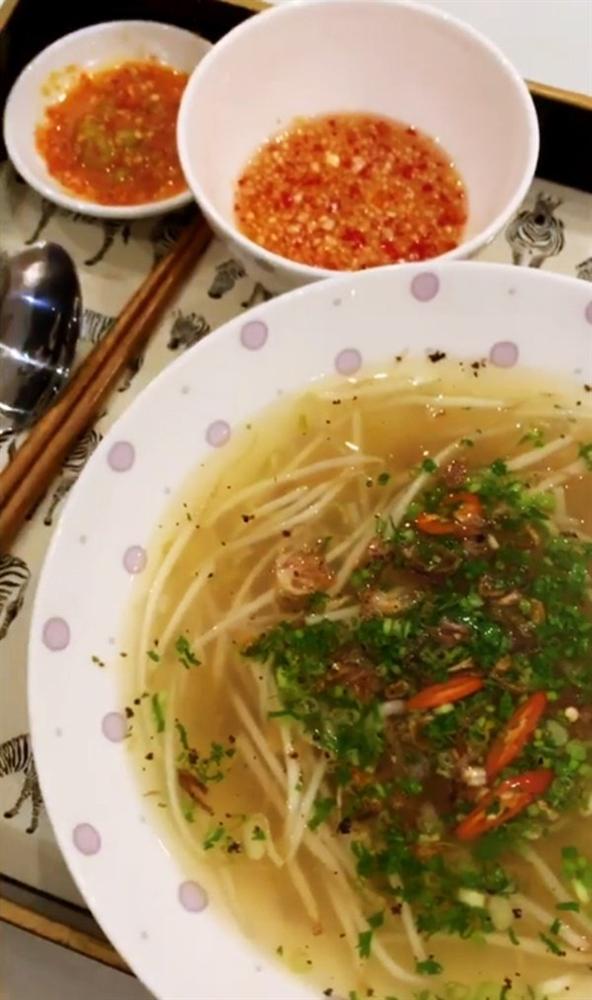 Đối xử tốt với người giúp việc, Ngọc Trinh được bồi dưỡng toàn món ngon, bổ-7