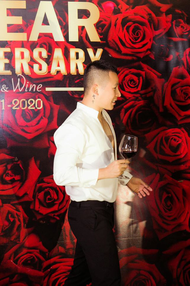 Lộ ảnh mặt be bét máu ở đồn công an nghi bị giang hồ đánh vì trốn nợ, Vũ Khắc Tiệp lên tiếng!-2