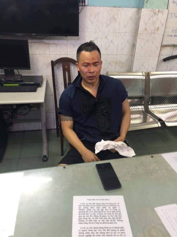 Lộ ảnh mặt be bét máu ở đồn công an nghi bị giang hồ đánh vì trốn nợ, Vũ Khắc Tiệp lên tiếng!-1