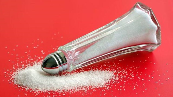 8 thực phẩm tàn phá xương từng ngày, khiến nhiều người chưa già đã đau lưng, mỏi gối-1