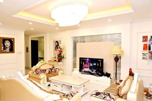 Phi Thanh Vân hào hứng khoe nhà 200m2 nhưng ai cũng nhìn vào chiếc ghế trong phòng ngủ-1