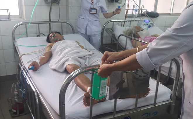 Mâu thuẫn trong chuyện ăn nhậu, con trai cầm dao đâm cha ruột nguy kịch ở Long An-1