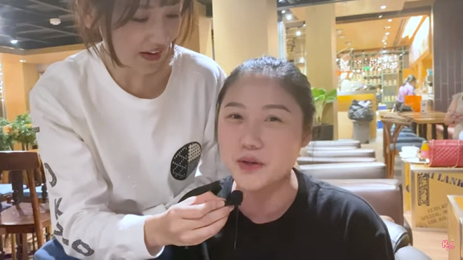 Trấn Thành khiến Hari Won nổi giận, đập khẩu trang vì nói: Cái này của chồng công chồng, vợ chẳng có gì hết-4