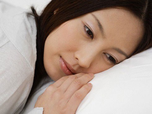 Khi mẹ chồng đưa tờ đơn ly hôn với đầy điều khoản hoang đường, tôi quay sang nhìn chồng không ngờ anh lại gật đầu bảo: “Anh thấy mẹ nói đúng mà”