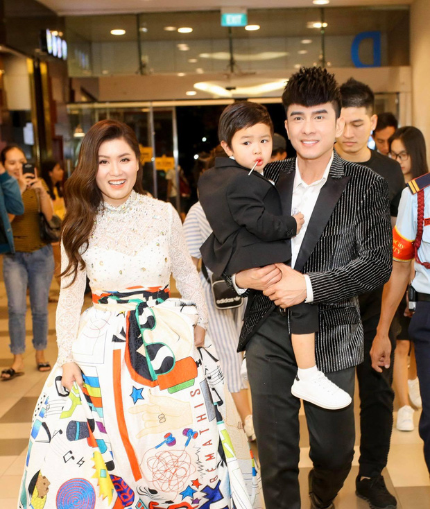 Đăng ảnh khoe body 6 múi, Đan Trường lại mất spotlight chỉ vì màn tạo dáng quá dễ thương của bé Thiên Từ bên cạnh-2