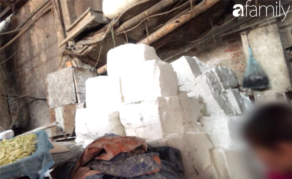 Con đường siêu bẩn sản xuất đường mạch nha: thành phẩm đựng bao cám lợn, người làm dẫm chân, khạc nhổ vào nguyên liệu-3