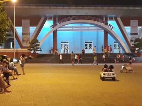 Người phụ nữ la hét, tố bị cướp, hiếp dâm trong nhà vệ sinh Trung tâm Văn hóa Lao động tỉnh Bình Dương