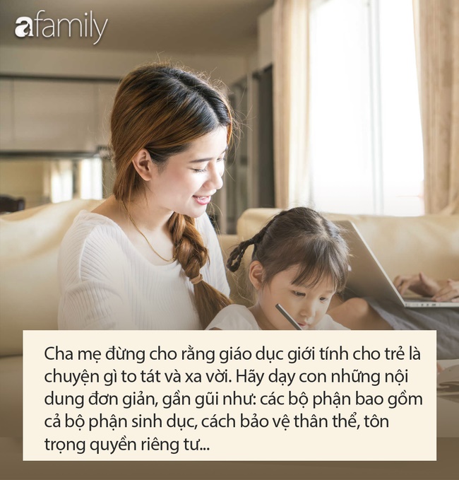 Đưa con trai 5 tuổi vào nhà vệ sinh nữ ở trung tâm thương mại, mẹ xấu hổ khi chứng kiến hành động của con-3