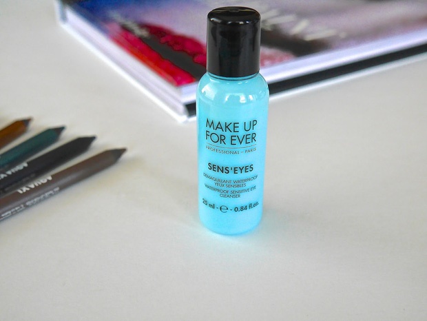 Tẩy trang mắt qua loa tưởng vô hại mà hại không tưởng, cứ nhìn biến” Hòa Minzy vừa gặp là biết-5