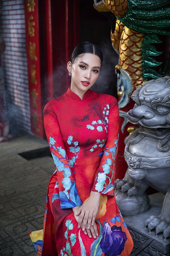 Chuẩn gương mặt đẹp nhất năm, Tiểu Vy lại tung bộ ảnh mới trong trang phục truyền thống-1