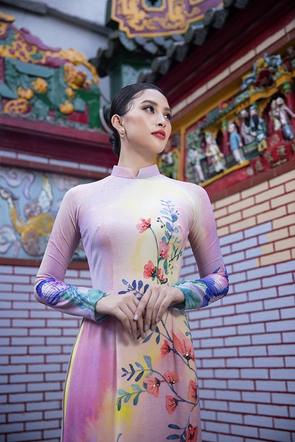 Chuẩn gương mặt đẹp nhất năm, Tiểu Vy lại tung bộ ảnh mới trong trang phục truyền thống-7
