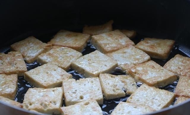 Đổ cá trắm và đậu phụ vào chung nồi, ai cũng mắng nhưng bỗng có món ngon không tưởng-7