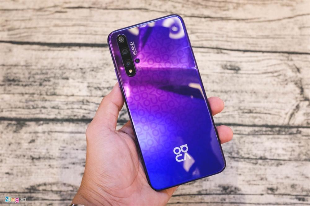 Thị trường smartphone Việt cuối năm - Samsung giảm, Oppo đi ngang-3