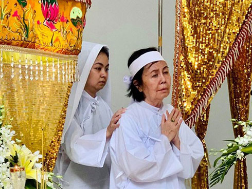 Long Nhật khóc nức nở kể về điềm báo NSƯT Chánh Tín qua đời-3