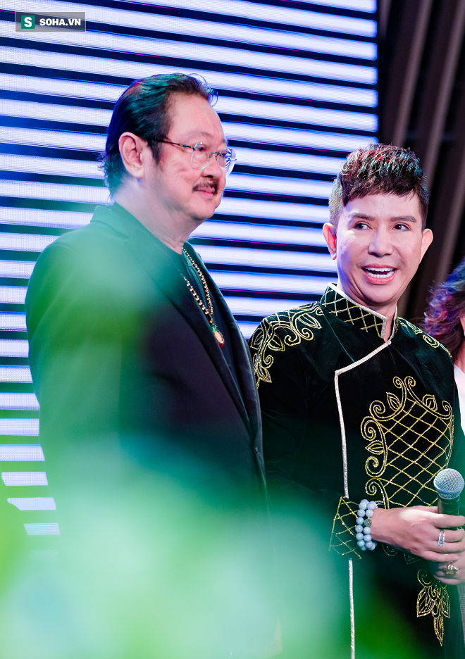 Long Nhật khóc nức nở kể về điềm báo NSƯT Chánh Tín qua đời-1