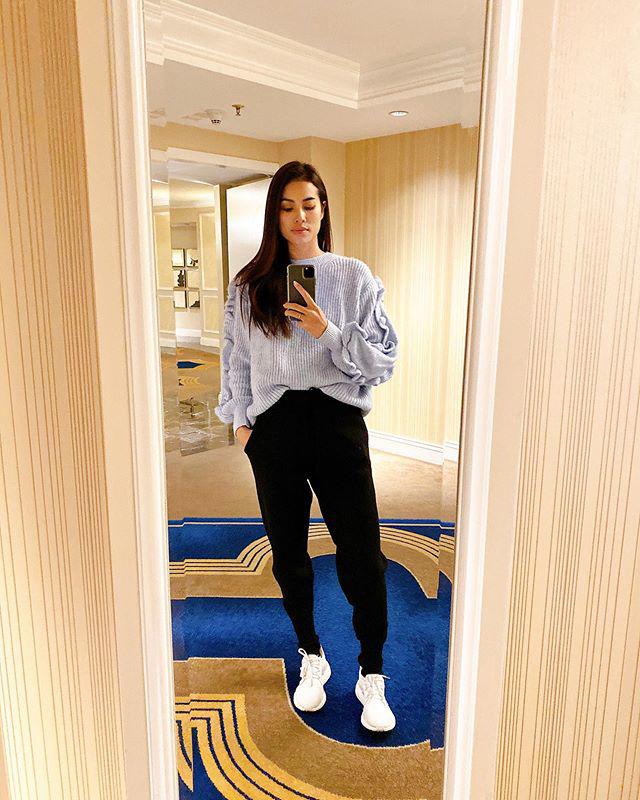 Công khai sinh con, Phạm Hương thay đổi 180 độ: diện đồ kín bưng, tạm biệt luôn giày cao gót-10