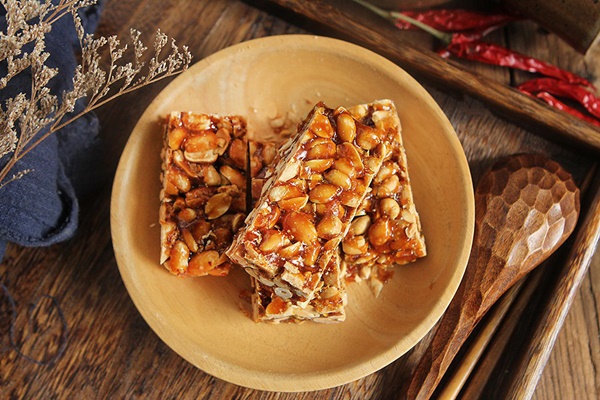 Sắp đến Tết rồi – xem ngay bí quyết làm kẹo lạc siêu ngon chuẩn bị đón khách thôi!-4