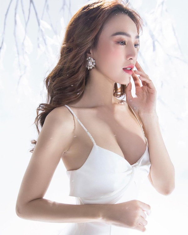 Lan Ngọc dạo này chăm hở quá, quyến rũ mà vẫn tinh tế khiến ai cũng mê-3