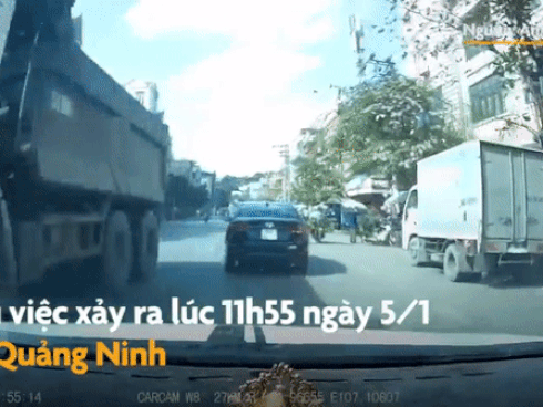 Tài xế xe máy suýt chết khi ngã trước đầu 2 ôtô