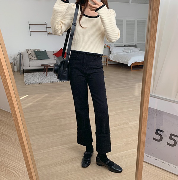 Diện đồ tối màu vào ngày mưa là sáng suốt nhất, nhưng bạn hãy ghim 3 tips để không hóa già đau già đớn-3