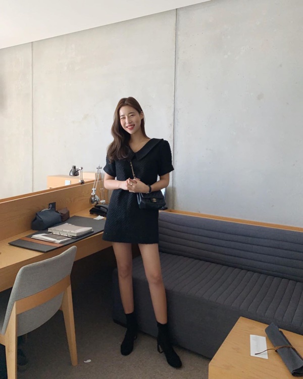 Diện đồ tối màu vào ngày mưa là sáng suốt nhất, nhưng bạn hãy ghim 3 tips để không hóa già đau già đớn-4