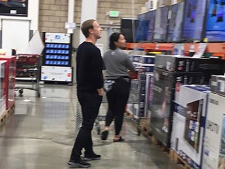 Dù là tỷ phú, Mark Zuckerberg và vợ vẫn mua hàng giảm giá