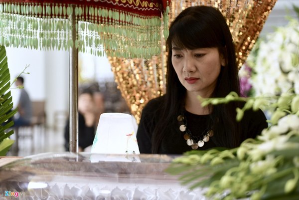 Chi Bảo, Vân Sơn và dàn nghệ sĩ đến viếng NSƯT Chánh Tín-9