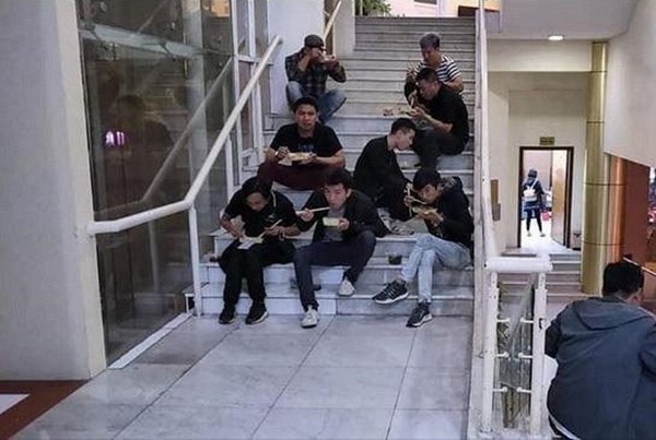 Xôn xao cảnh sau cánh gà trước đêm Gala cuối năm thay thế Táo quân 2020!-3