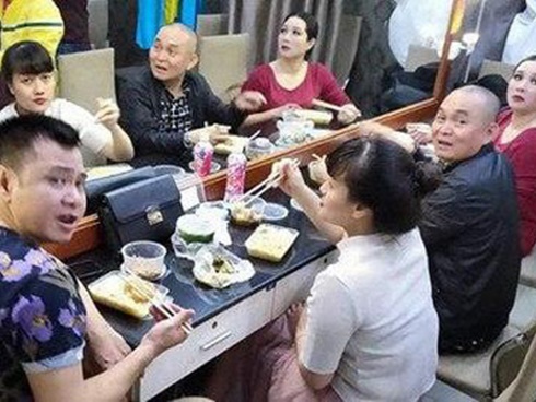 Loạt ảnh đầu tiên của chương trình thay thế Táo Quân 2020: Từ trang phục đến sân khấu đều đơn giản hóa, NSND Công Lý hoàn toàn vắng mặt-6