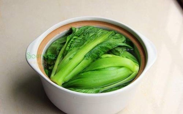 Mùa rau cải muối dưa chua theo cách này sẽ vàng ruộm thơm ngon, để lâu không lo khú hỏng-6