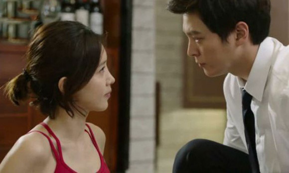 Chồng quốc dân đưa 4 triệu tiêu Tết còn mạnh mồm tuyên bố còn thừa em thích sắm gì thì sắm, vợ liền đưa ra 1 thứ khiến chồng không khép nổi miệng-1