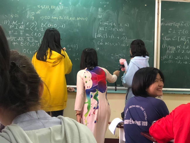 Tưởng cô giáo nghiêm khắc thế nào, nhìn tới cây thước đang cầm trên tay ai nấy hú hét vì quá đáng yêu-2