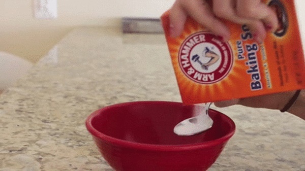 Trộn nước chanh với thứ này rồi chà lên răng, mảng bám hết sạch, răng vàng đến mấy cũng trắng sáng bất ngờ-1