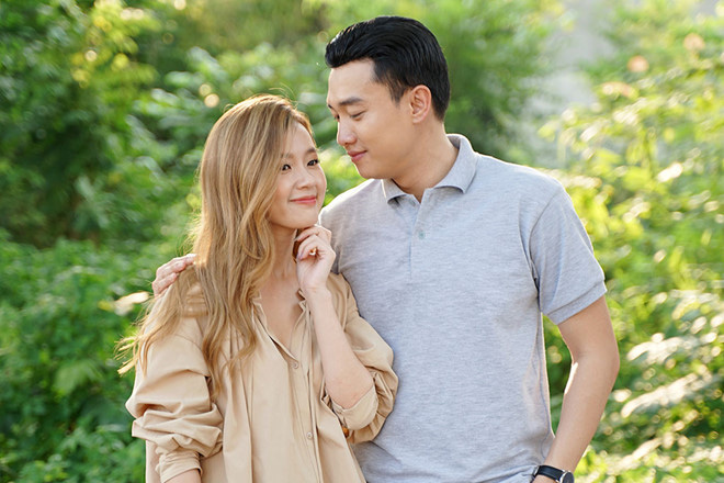 Quốc Trường tựa người vào chân Midu ngủ gục, ngượng ngùng khi bị phát hiện-5