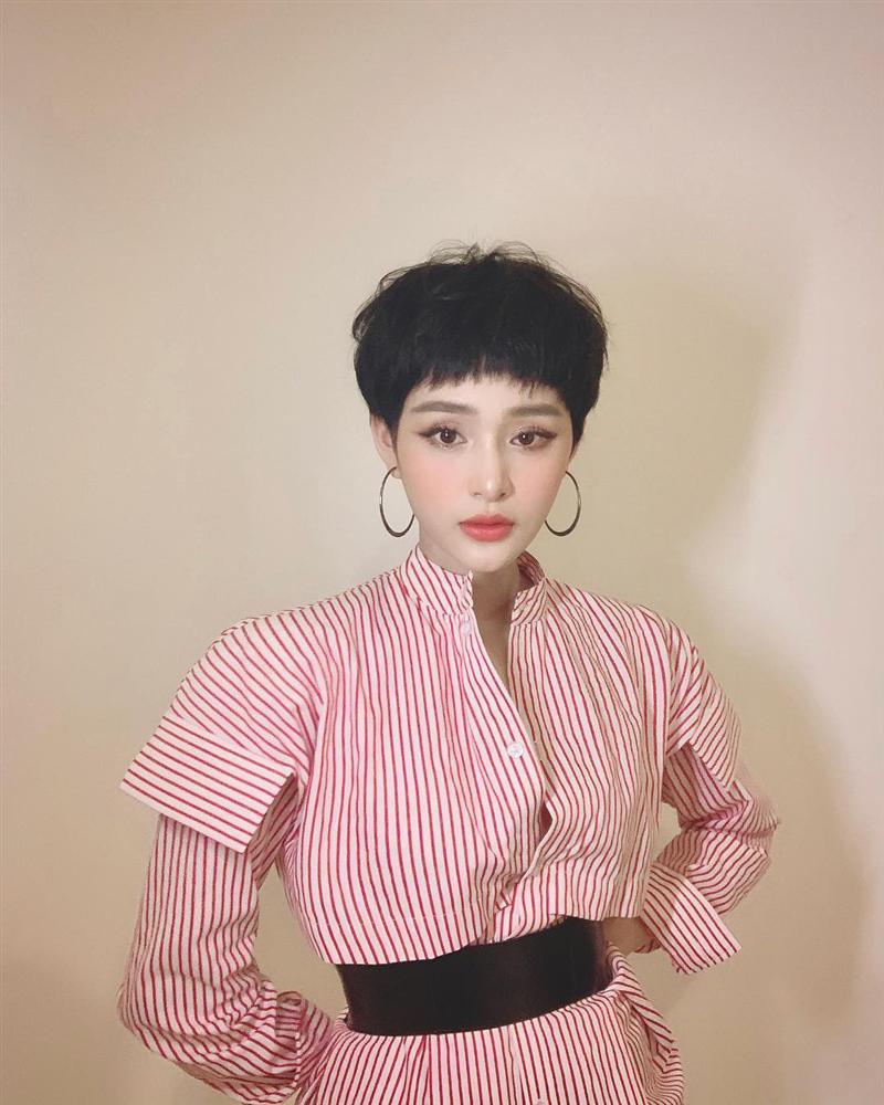 4 sao nữ cho thấy xén tóc là quyết định trên cả sáng suốt, có nàng tóc càng ngắn độ chanh sả càng tăng mạnh-17