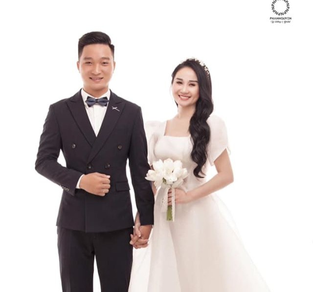 Bạn gái cũ xác nhận chia tay Tiến Linh, thông báo kết hôn người mới-1