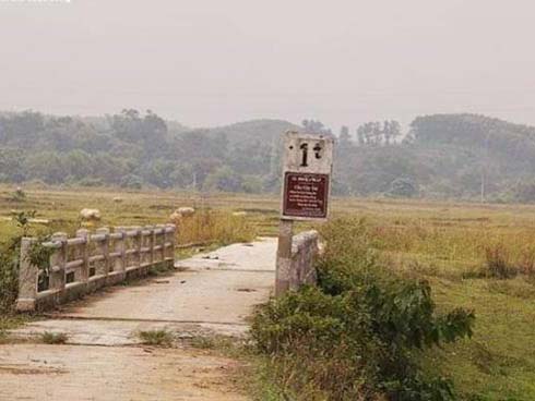 Chém chết mẹ già vì xin sữa tươi uống không cho-2