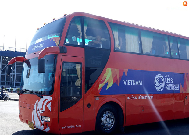 U23 Việt Nam được cảnh sát Hoàng gia Thái Lan bảo vệ cực nghiêm khi tới Buriram-2